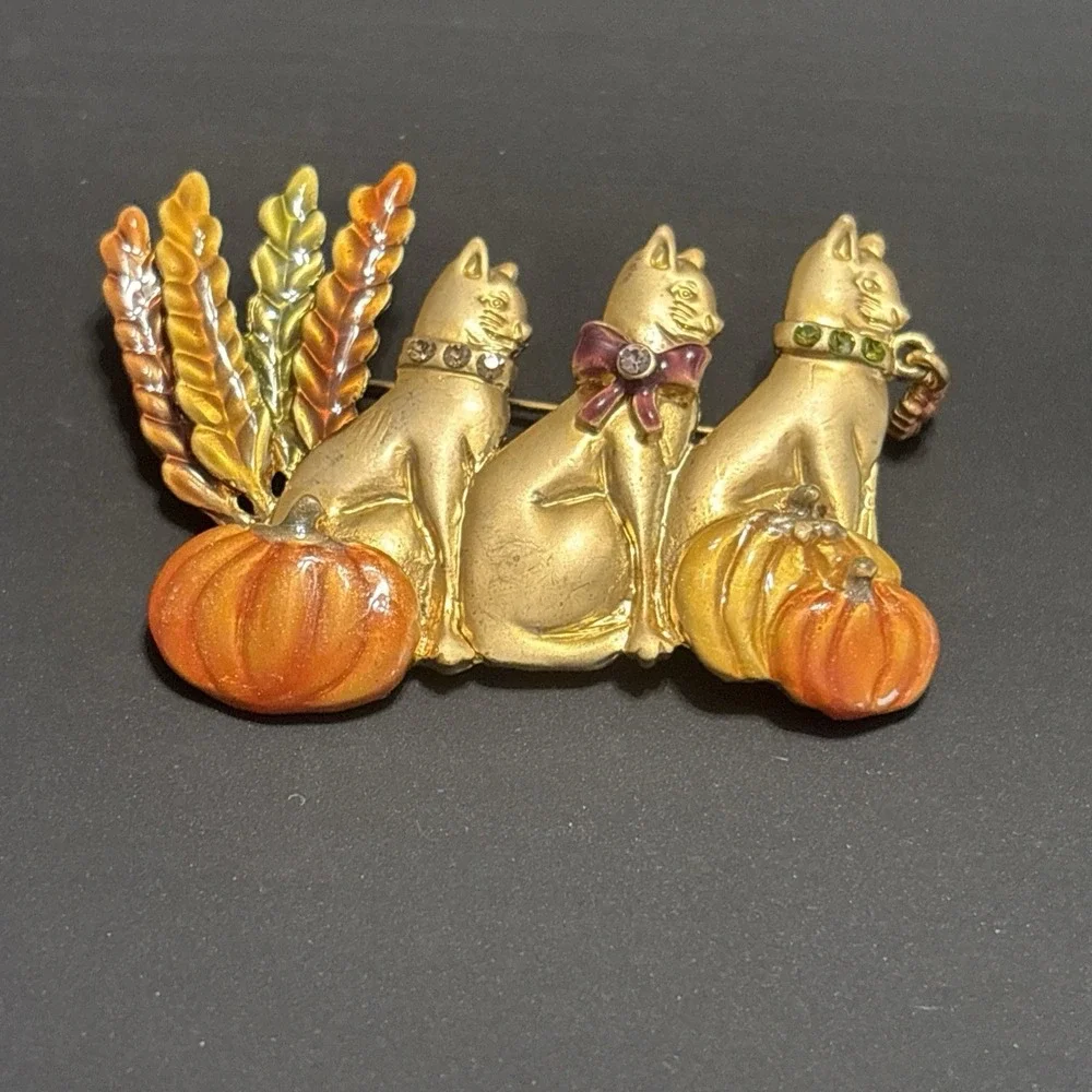 Vintage Kenneth Cole Autumn Brooch Pin Cat Pumpkin Wheat Metal Enamel KC Signed